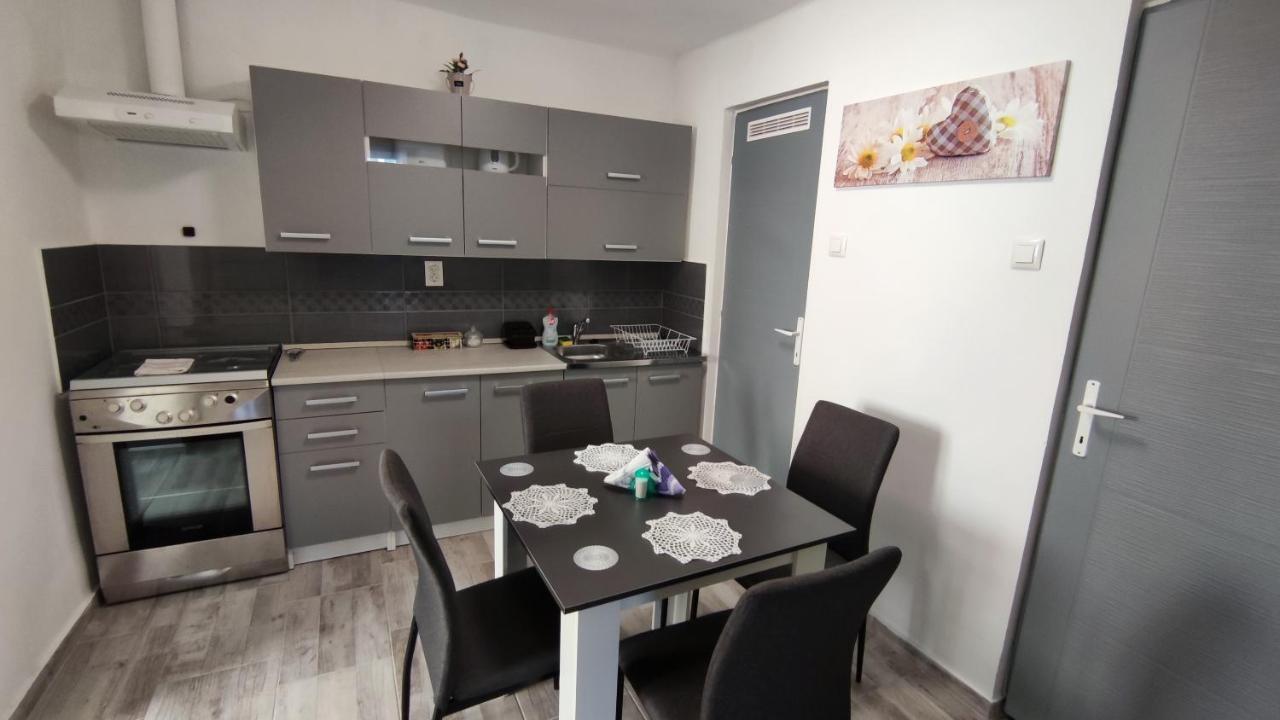 Freedom-Fehervar Apartman Szekesfehervar Luaran gambar