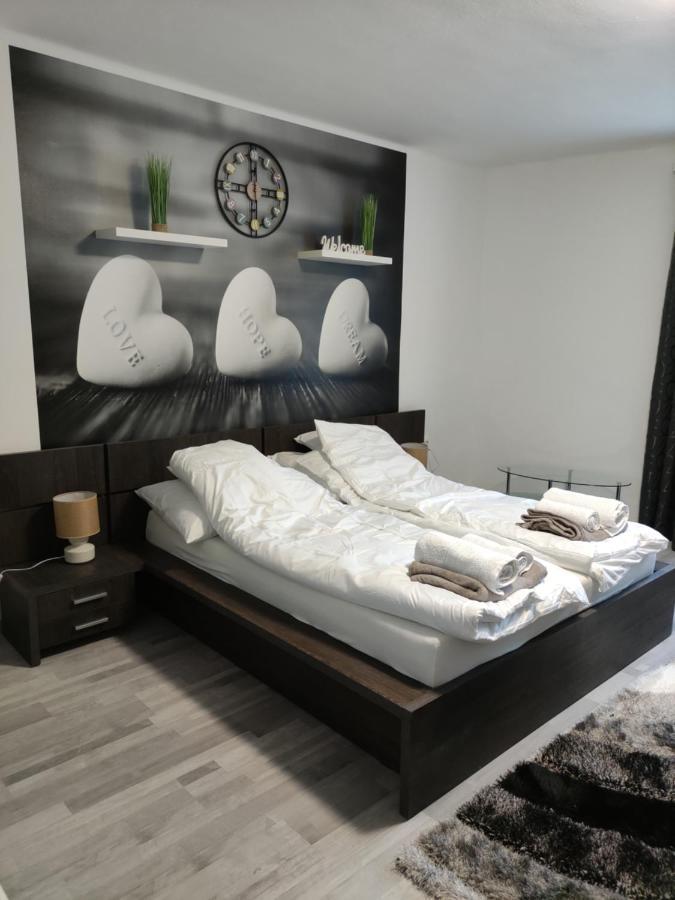 Freedom-Fehervar Apartman Szekesfehervar Luaran gambar